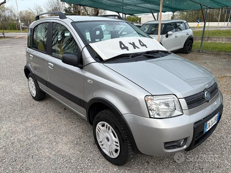 Usata Fiat Panda 4x4 Climbing 60 CV (44 kW) 2005 Utilitaria