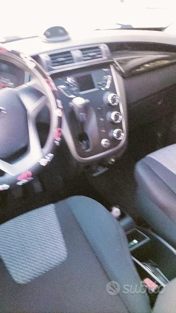 Usata Mahindra KUV100 83 CV (61 kW) 2019 Grigio SUV