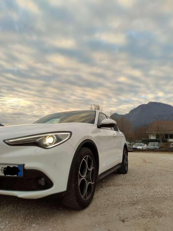 Usata Alfa Romeo Stelvio Executive 179 CV (131 kW) 2018 SUV