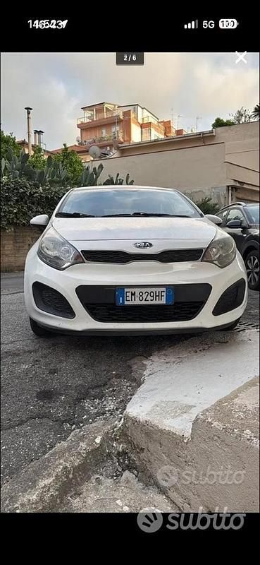 Usata Kia Rio 75 CV (55 kW) 2012 Bianco Utilitaria