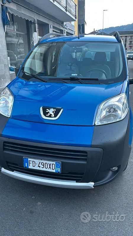 Usata Peugeot Bipper 75 CV (55 kW) 2016 Blu Monovolume