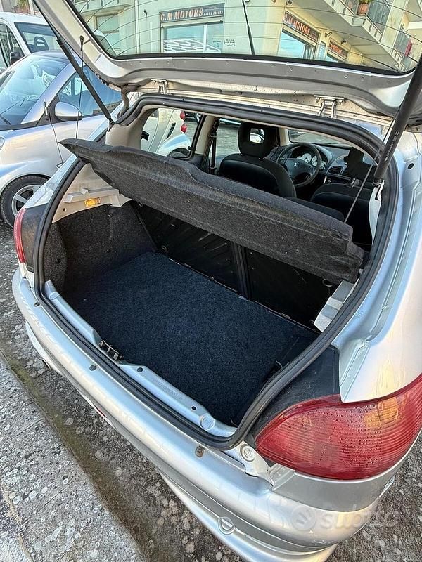 Usata Peugeot 206 74 CV (54 kW) 2009 Grigio Utilitaria