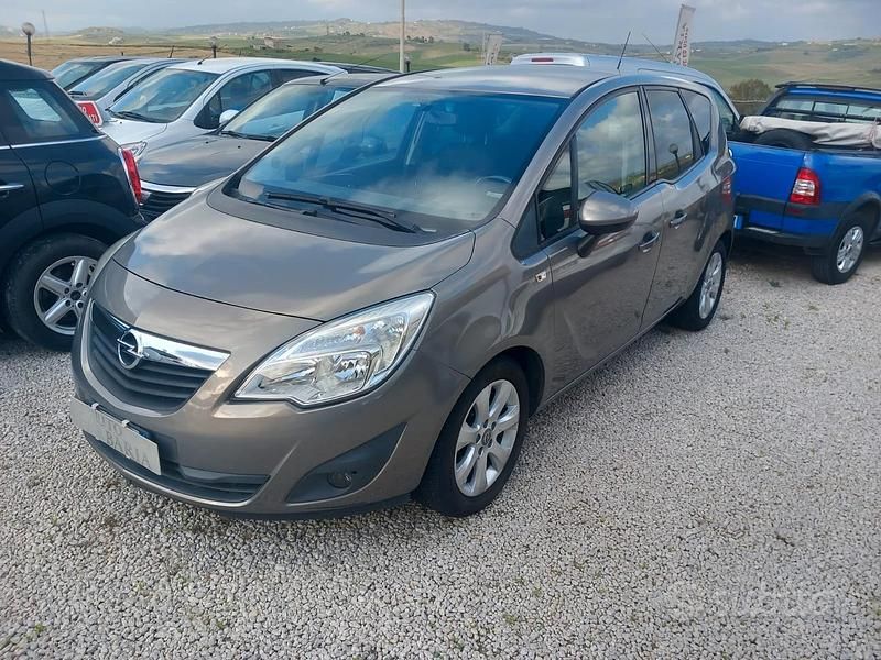 Usata Opel Meriva Cosmo 110 CV (80 kW) 2011 Grigio Monovolume