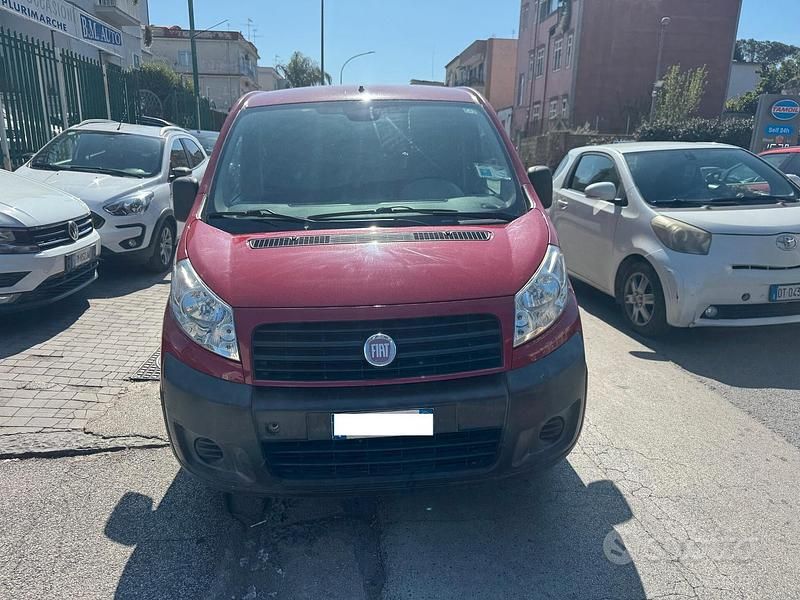 Usata Fiat Scudo Comfort 89 CV (65 kW) 2011 Rosso Furgone