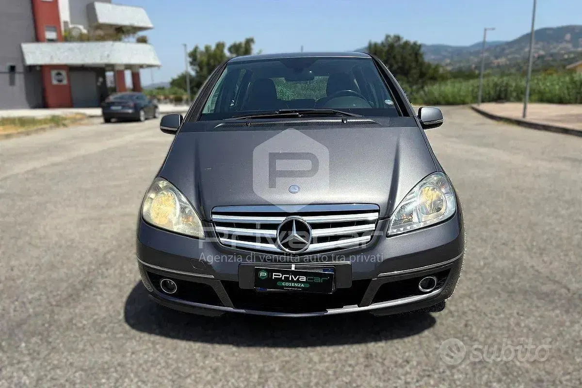 Usata Mercedes A180 Avantgarde 109 CV (80 kW) 2009 Grigio Utilitaria