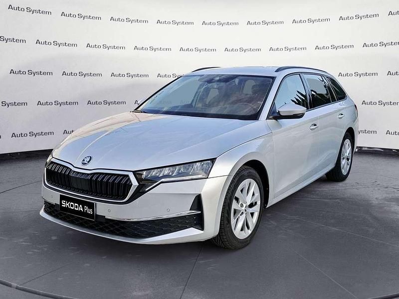 Argento Usata 2024 Skoda Octavia Executive Station wagon | 27.500 € (Buon prezzo) - Immagine 1/4