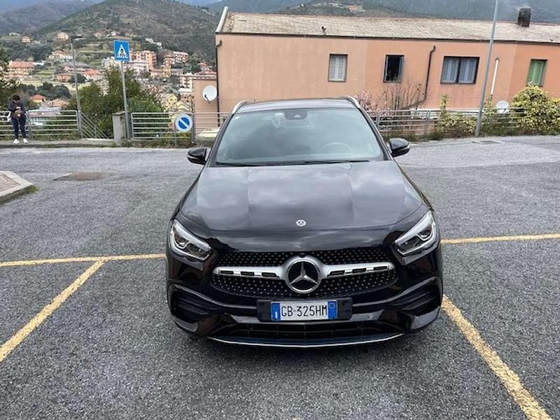 Usata Mercedes GLA200 Premium 150 CV (110 kW) 2020 Nero SUV