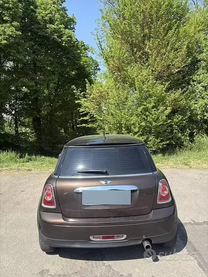 Usata Mini Cooper 75 CV (55 kW) 2012 Marrone Utilitaria