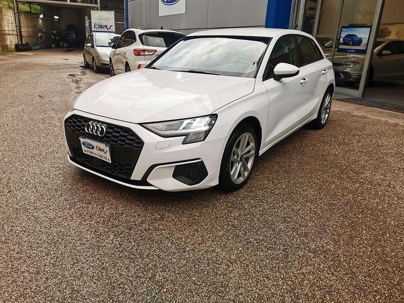 Bianco Usata 2022 Audi A3 Sportback Advanced Due volumi | 25.900 € (Buon prezzo) - Immagine 1/4