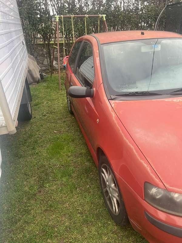 Occasion Fiat Punto 80 ch (58 kW) 2003 Rouge Citadine