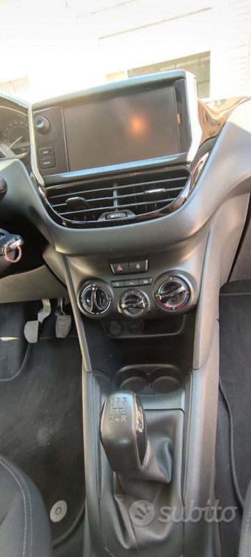 Usata Peugeot 208 92 CV (67 kW) 2017 Bianco Utilitaria