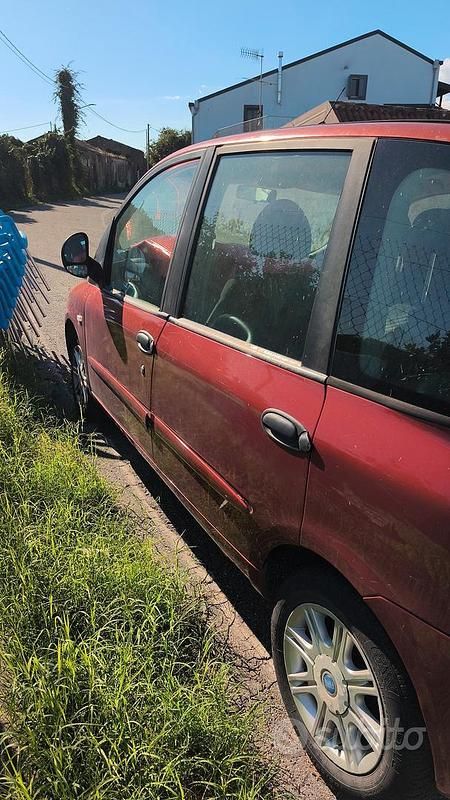 Usata Fiat Multipla 116 CV (85 kW) 2007 Rosso Monovolume