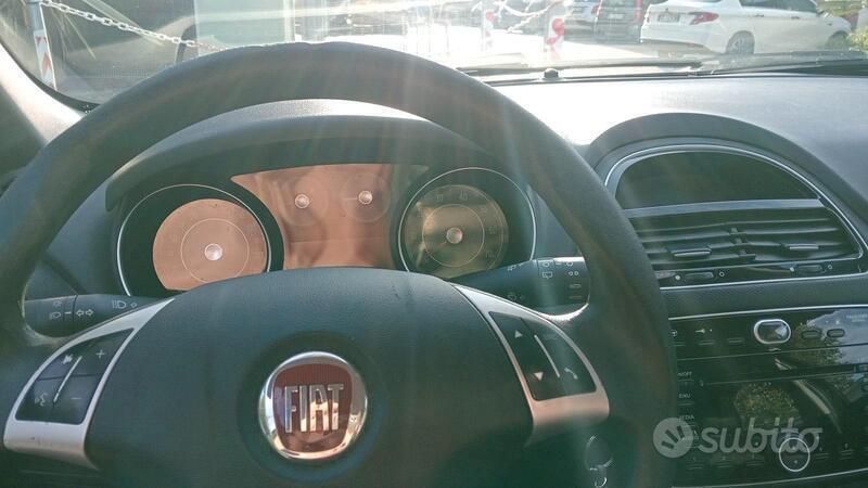 Nero Usata 2016 Fiat Punto Due volumi | 4000 € (Buon prezzo) - Immagine 1/4