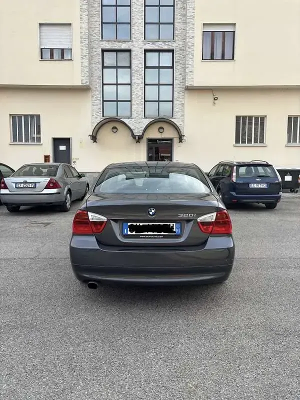 Usata BMW 320 150 CV (110 kW) 2005 Nero Berlina