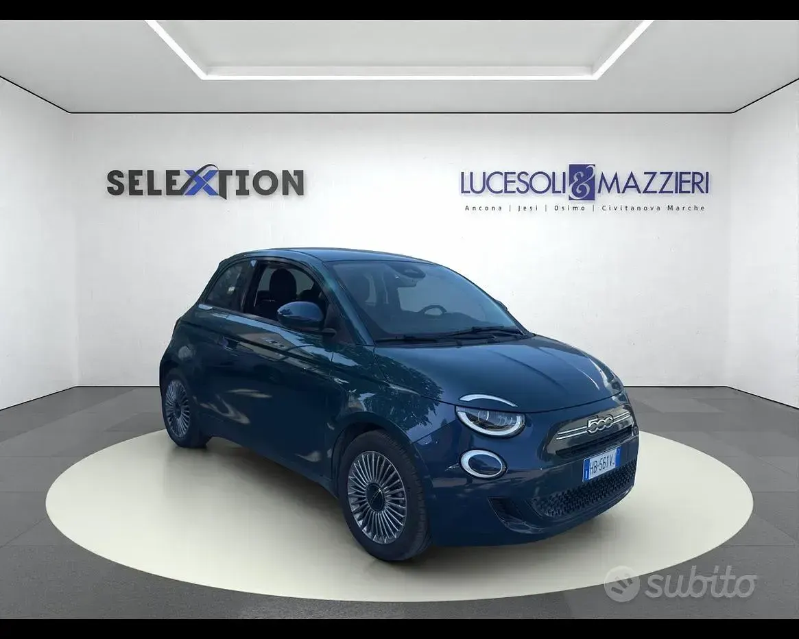 Usata Fiat 500 65 CV (47 kW) 2025 Bluazzurro Berlina