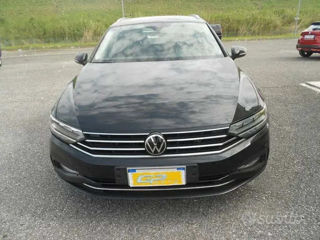 Usata VW Passat 150 CV (110 kW) 2021 Nero metallizzato Station wagon