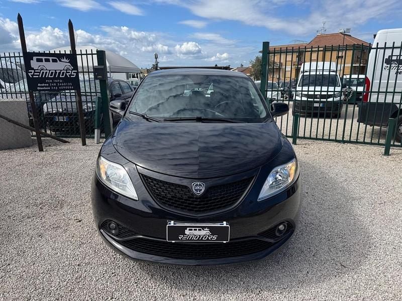 Usata Lancia Ypsilon 69 CV (50 kW) 2021 Nero Utilitaria