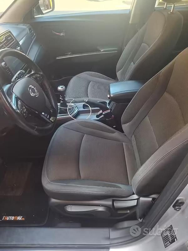 Usata Ssangyong (KGM) Tivoli 136 CV (100 kW) 2021 Grigio SUV
