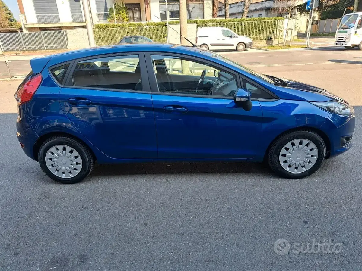 Usata Ford Fiesta Titanium 95 CV (69 kW) 2015 Blu Utilitaria