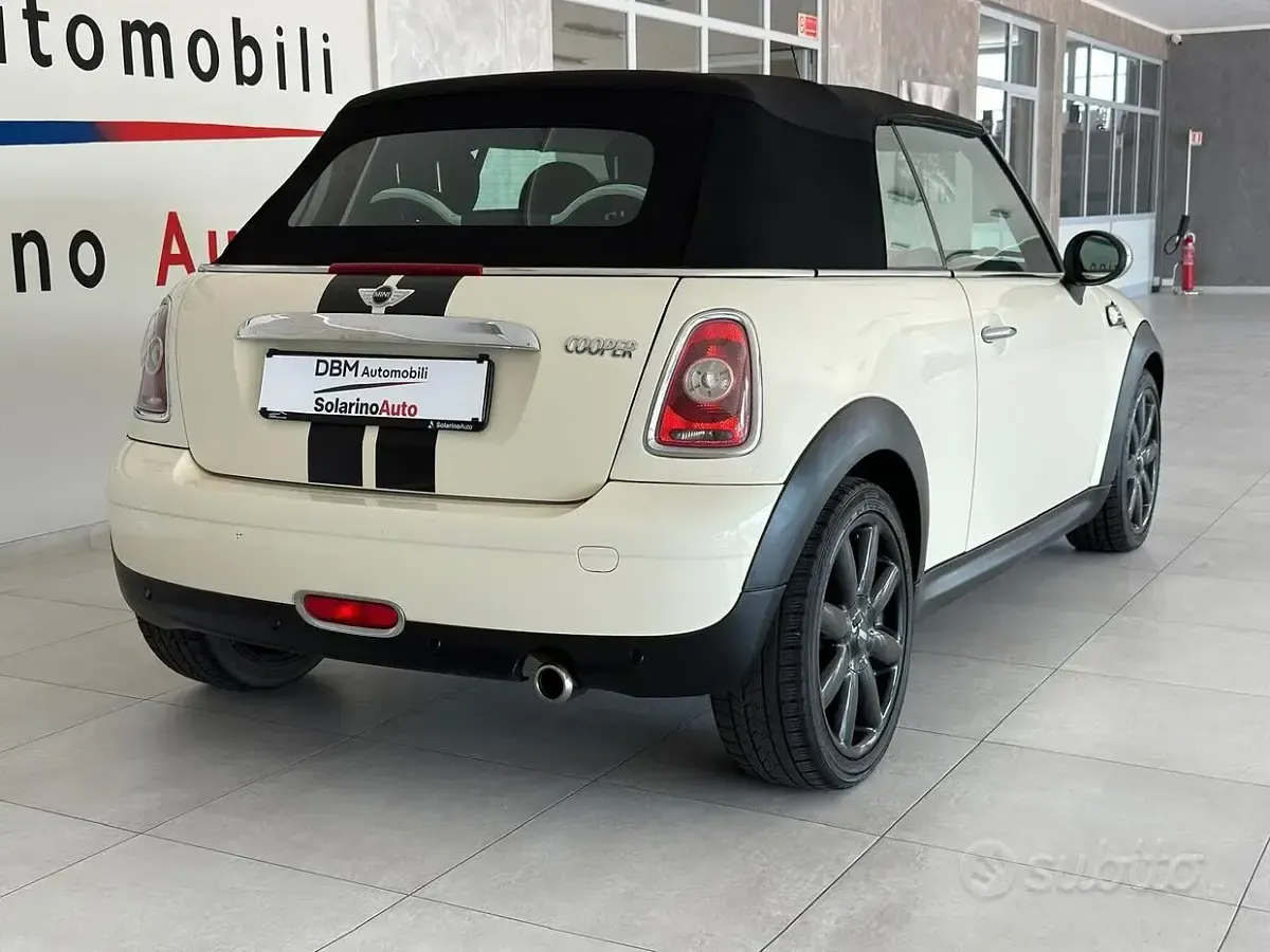 Usata Mini Cooper Cabriolet 120 CV (88 kW) 2010 Beige Cabrio