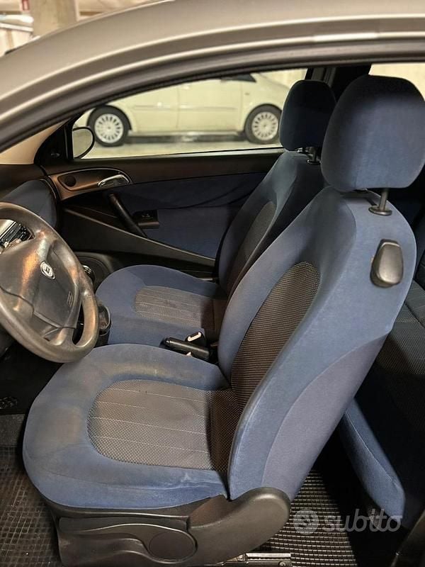 Usata Lancia Ypsilon 95 CV (69 kW) 2016 Grigio Utilitaria