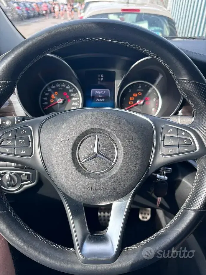 Usata Mercedes V300 239 CV (175 kW) 2020 Grigio Monovolume