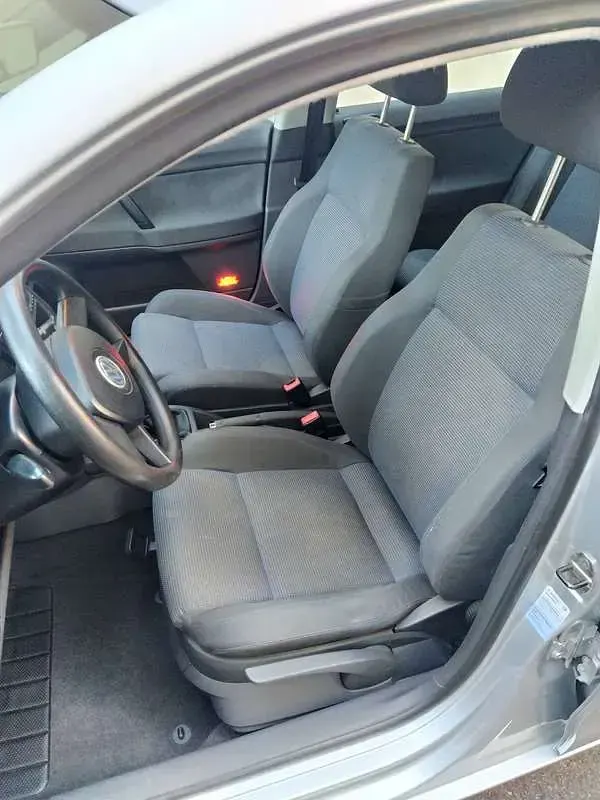 Usata VW Polo Highline 101 CV (74 kW) 2003 Argento Berlina
