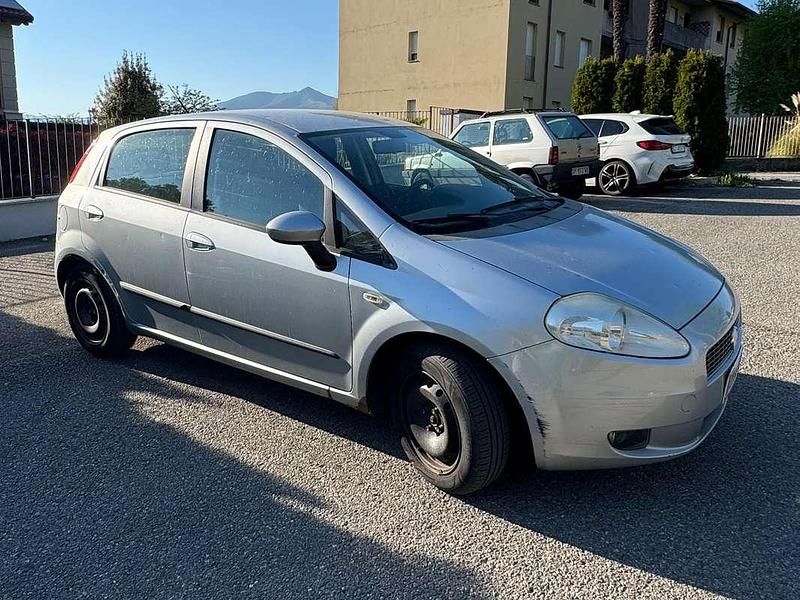 Usata Fiat Grande Punto Active 75 CV (55 kW) 2005 Grigio Utilitaria
