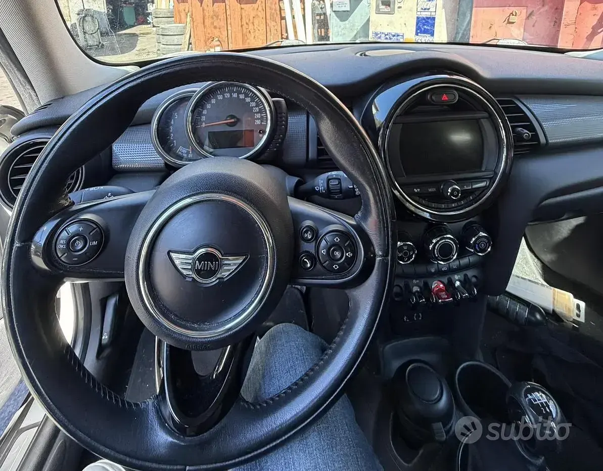 Usata Mini Cooper D 116 CV (85 kW) 2016 Grigio Utilitaria