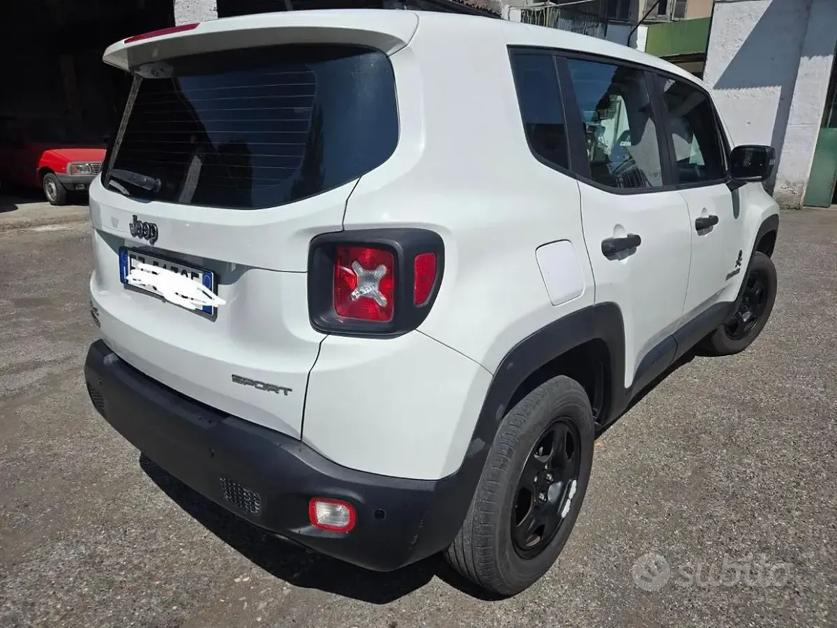 Usata Jeep Renegade Sport 120 CV (88 kW) 2015 Bianco SUV