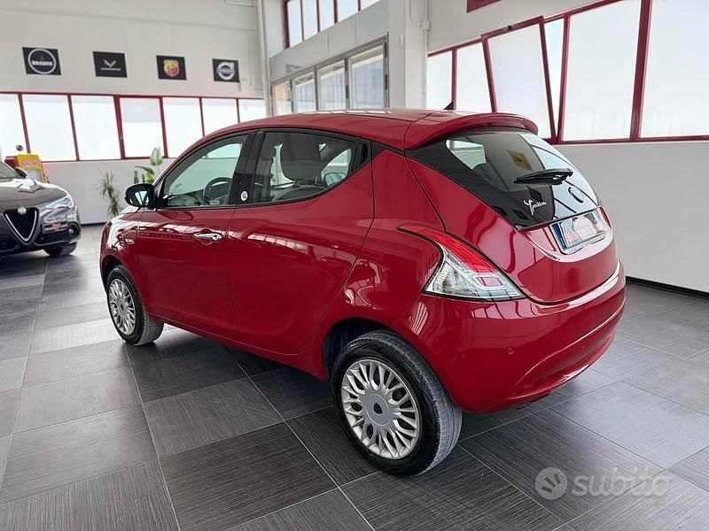 Usata Lancia Ypsilon 85 CV (62 kW) 2017 Rosso Utilitaria