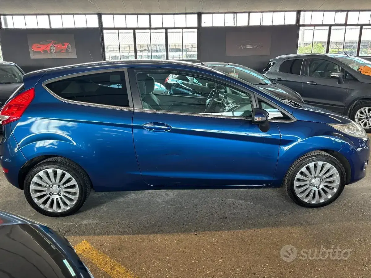 Second-hand Ford Fiesta Titanium 60 CP (44 kW) 2009 Albastru Berlinǎ