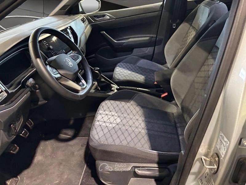 Usata VW Taigo R-line 116 CV (85 kW) 2025 Argento SUV