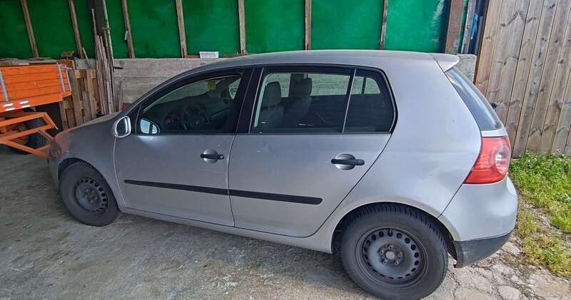 Usata 1999 VW Golf IV Tre volumi | 1000 € (Super prezzo) - Immagine 1/4