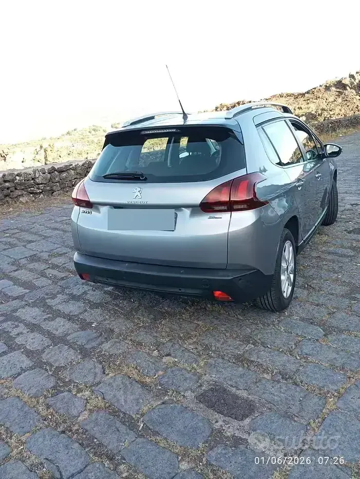 Usata Peugeot 2008 110 CV (80 kW) 2020 Grigio SUV