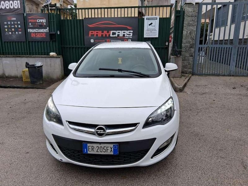 Usata Opel Astra Cosmo 140 CV (102 kW) 2013 Bianco Berlina