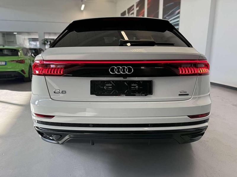 Usata Audi Q8 Sport 286 CV (210 kW) 2021 Bianco SUV