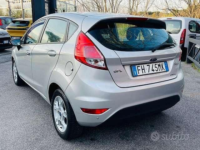 Usata Ford Fiesta Titanium 95 CV (69 kW) 2017 Grigio Berlina