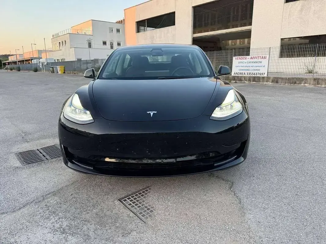 Usata Tesla Model 3 Standard Range 88 kW (120 CV) 2023 Nero Berlina