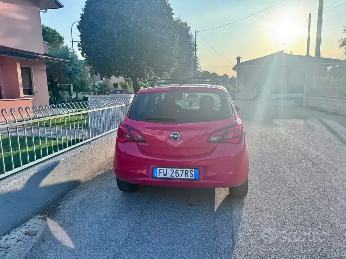 Usata Opel Corsa 90 CV (66 kW) 2019 Rosso Utilitaria