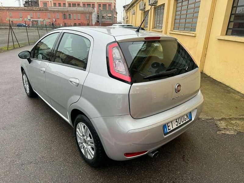 Usata Fiat Punto Lounge 75 CV (55 kW) 2013 Grigio Berlina