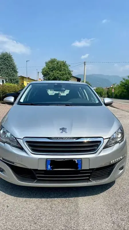 Usata Peugeot 308 Business-Line 116 CV (85 kW) 2015 Berlina
