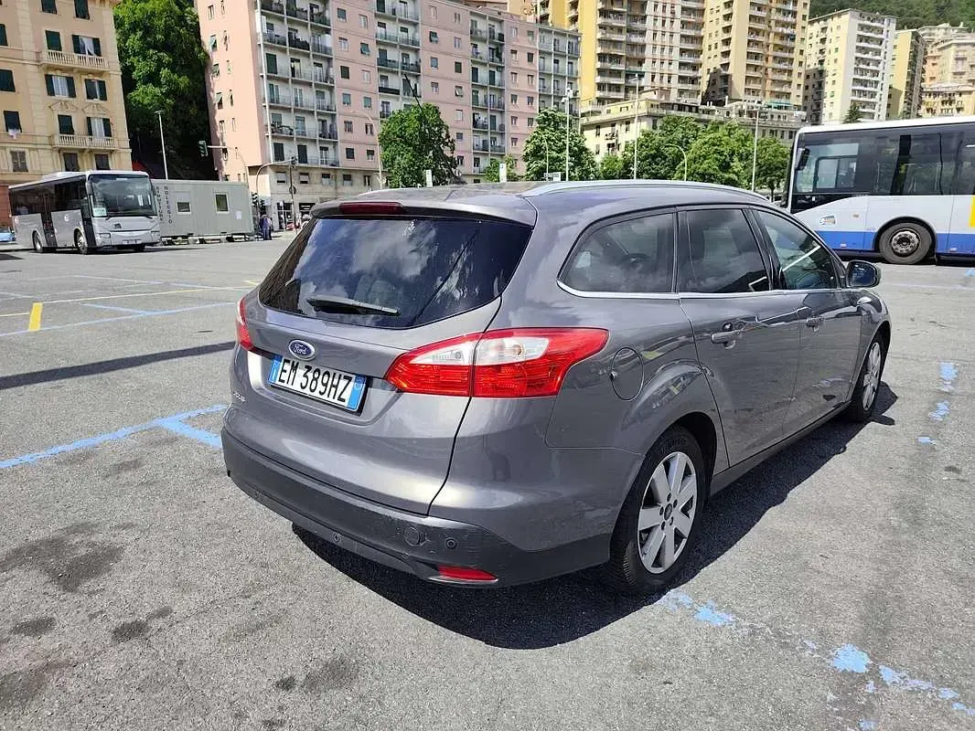 Usata Ford Focus 116 CV (85 kW) 2012 Marrone Station wagon