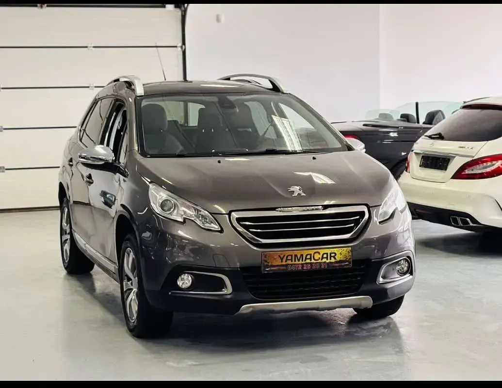 Usata Peugeot 2008 Allure 82 CV (60 kW) 2008 Marrone SUV