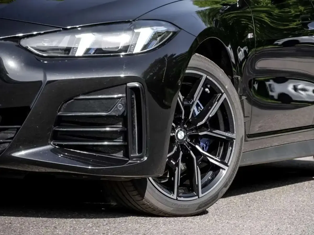 Usata BMW 440 M Sport 374 CV (275 kW) 2025 Sapphire nero Berlina
