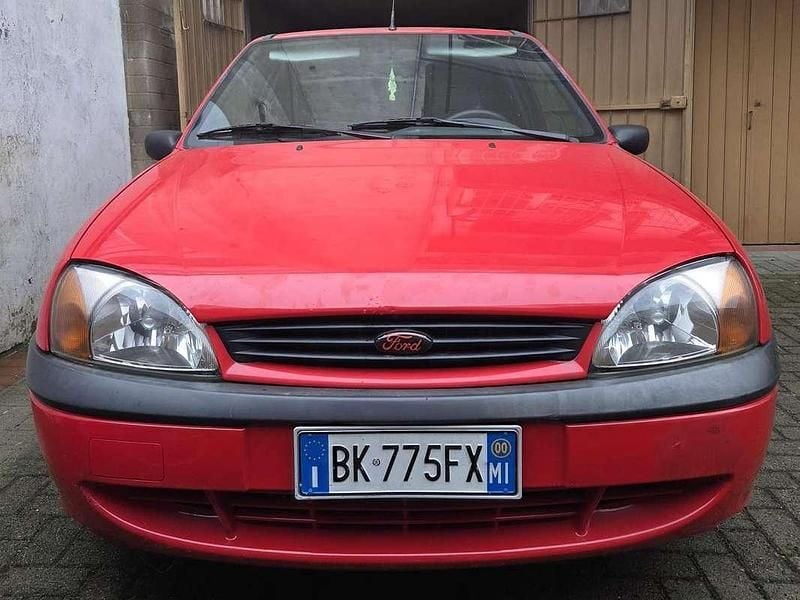 Usata Ford Fiesta Ghia 75 CV (55 kW) 2000 Rosso Utilitaria