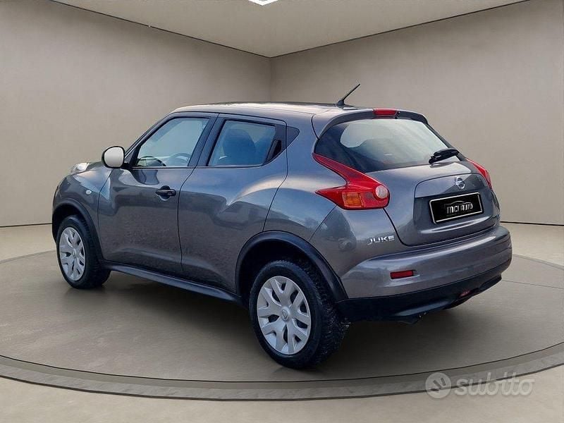 Usata Nissan Juke Visia 110 CV (80 kW) 2013 Grigio SUV