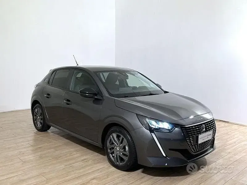 Usata Peugeot 208 Allure 102 CV (75 kW) 2022 Grigio Utilitaria
