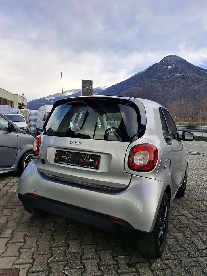Usata Smart ForTwo Electric Drive 60 kW (82 CV) 2018 Argento Utilitaria
