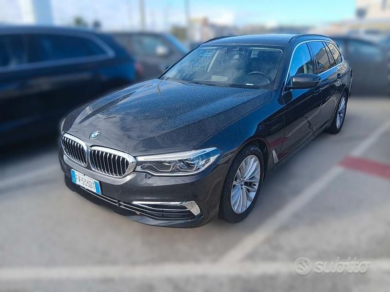 Usata BMW 520 Luxury Line 231 CV (169 kW) 2019 Grigio Station wagon